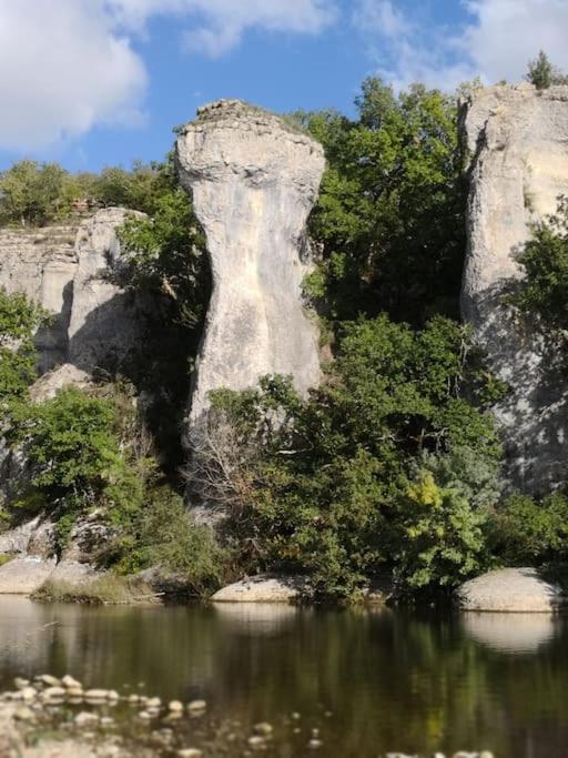 Lou Caladou Gite En Pierre Avec Bain A Remous Vallon-Pont-dʼArc 외부 사진
