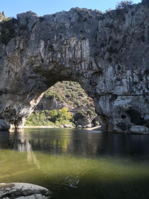 Lou Caladou Gite En Pierre Avec Bain A Remous Vallon-Pont-dʼArc 외부 사진